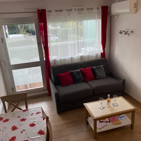 Διαμέρισμα En Classe 2 Etoiles Au Bord De 4 Couchages Avec Lit Superpose Et Au Salon Un Canape Convertible Et Piscine A 300 M Des Transports Communs,gare Ferroviaire,commerces Et Plages Αντίμπ
